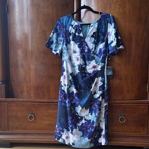 Adrianna Papell blue floral print sheath dress with side ruching. NEW WITH TAGS